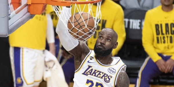 1600场！43000分！詹姆斯战绿军20+4+5 再破2神奇纪录