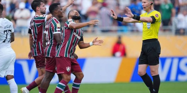 意甲巅峰对决！那不勒斯主场死磕尤文，争四与复仇双重博弈