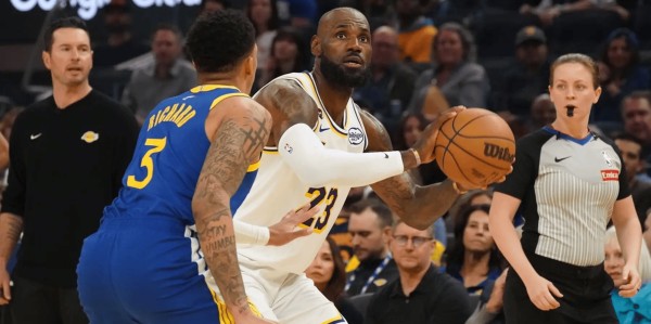 东契奇26+6+8詹姆斯22+7+9 湖人客场大胜勇士